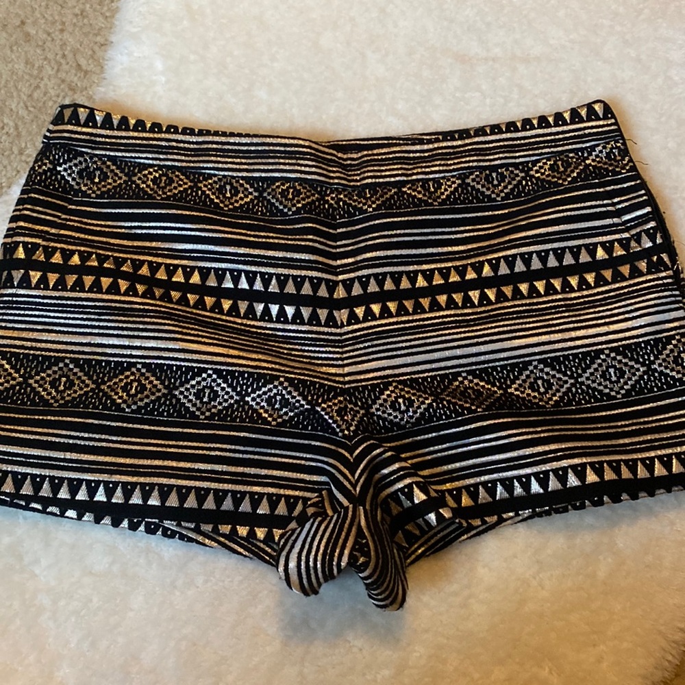 🚛 Forever 21 Gold and Black Shorts